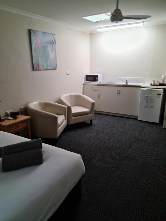 Henry'S Quirindi Hotel Екстериор снимка