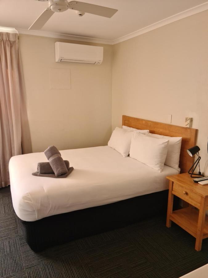 Henry'S Quirindi Hotel Екстериор снимка