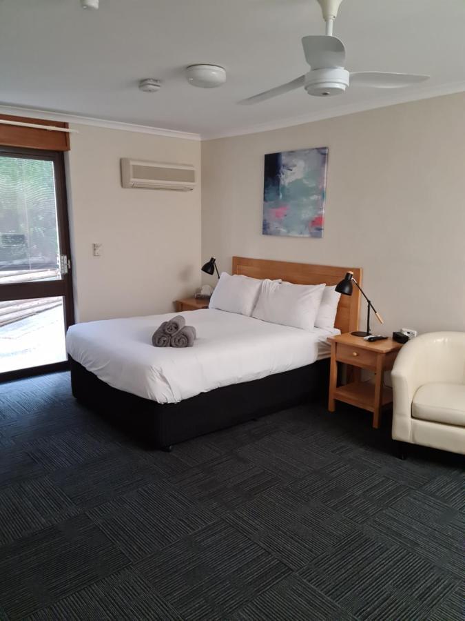 Henry'S Quirindi Hotel Екстериор снимка